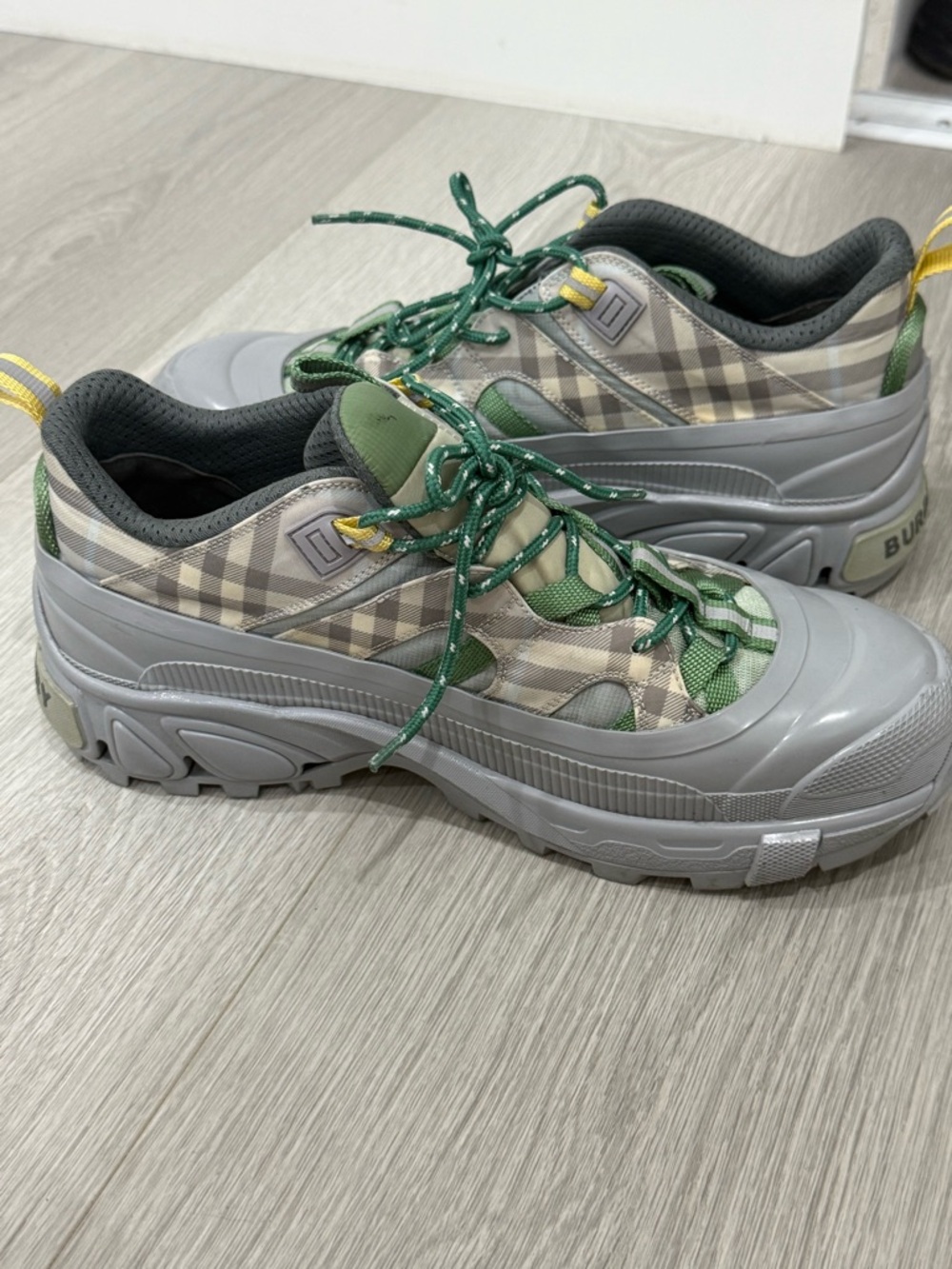 Burberry Sneakers Check Print Green/Beige – Size 10 – Authentic - Picture 5 of 12